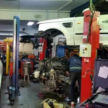 Chess Lessons Dubai | Land Rover, Jaguar i Ford servis